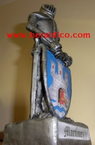 Caballero con escudo de su familia